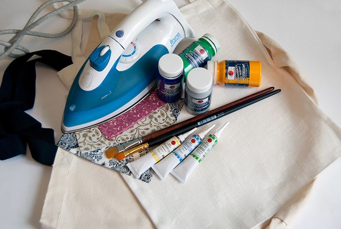 Наклейки на сумках