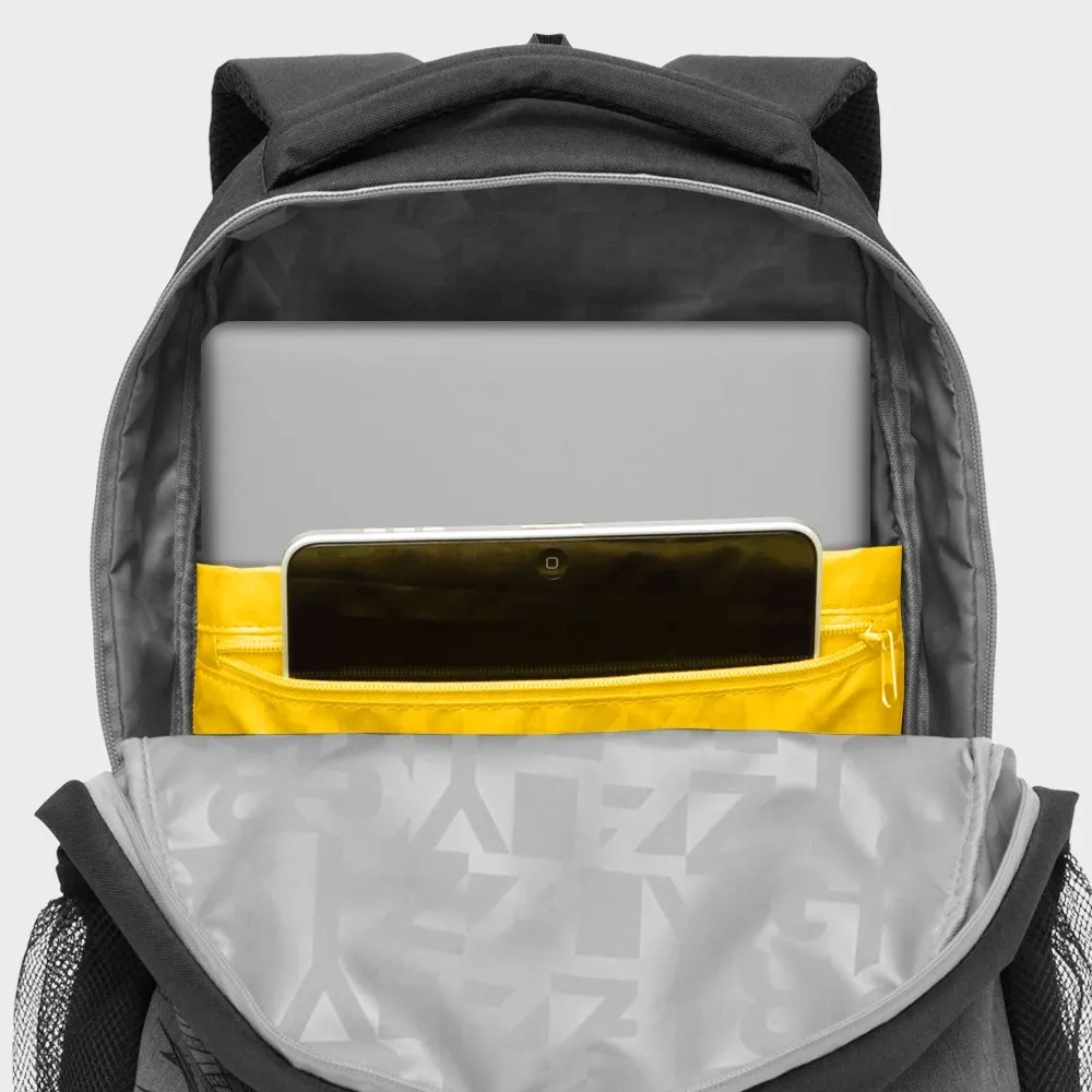 Карман для гаджетов — удобный доступ и дополнительная защита планшета и ноутбука